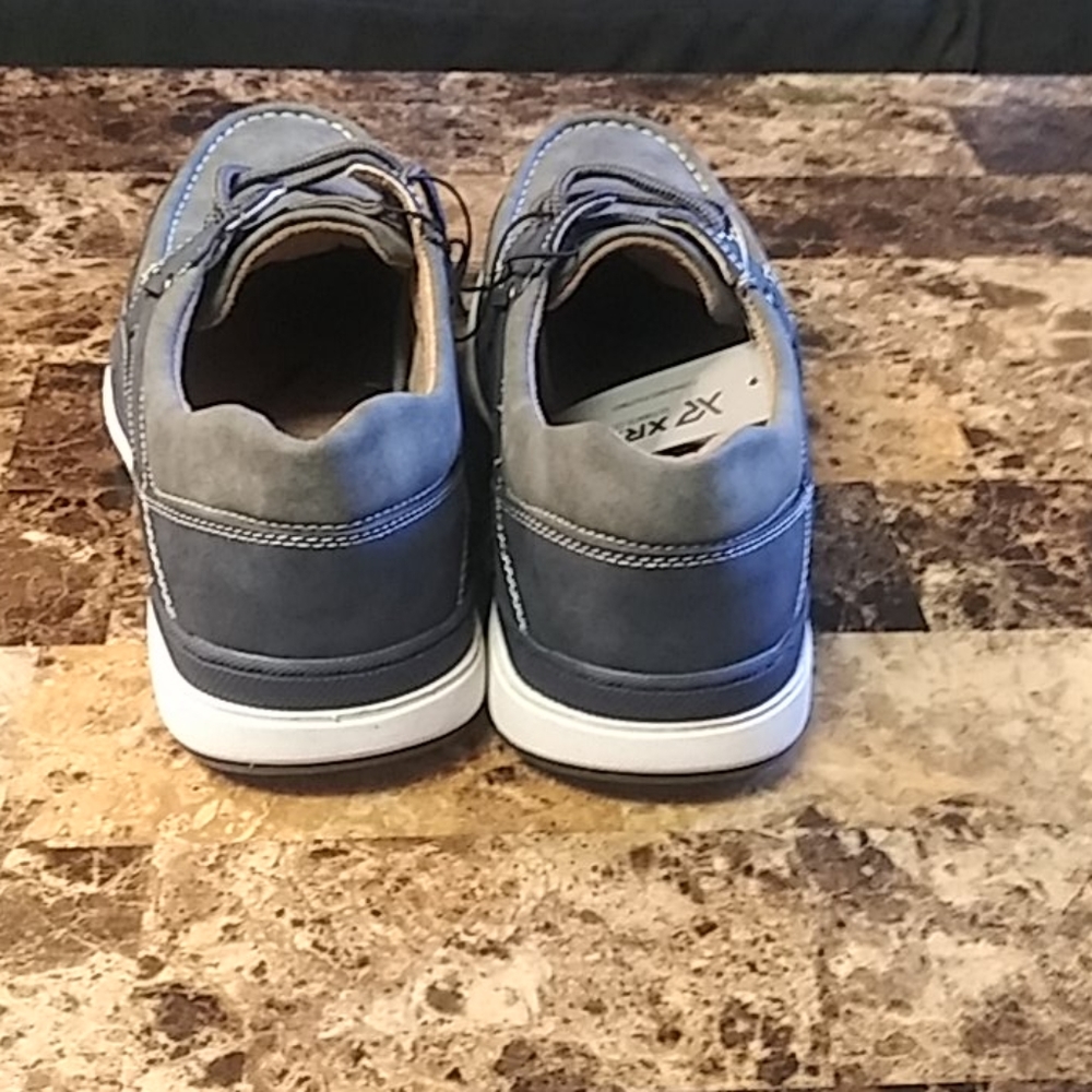 Shoes - Picture 3 of 4